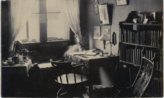 Bryn Mawr College dorm room