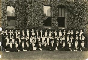 Bryn Mawr College - undated class portrait