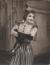 Twelfth night : Helen Hayes as Viola