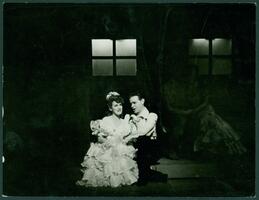 Oklahoma! (away we go!) : Joan Roberts as Laurey and Alfred Drake as Curly