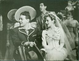Oklahoma! (away we go!) : Alfred Drake as Curly and Joan Roberts as Laurey, close-up