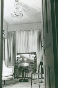 The Lunts at home, 150 East End Avenue : view through door of vanity and sconces