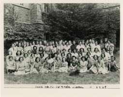 Faculty and students from the Bryn Mawr Summer School for Women Workers in Industry