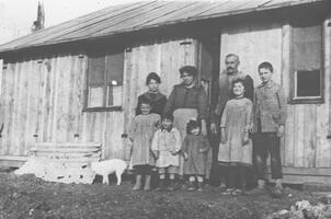 Montigny Pierret family Type 3 house/ Montigny (Chatillon district) Pierret family. Type 3 house.