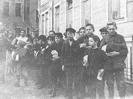 Row of hungry boys - Dresden.