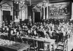 Student feeding. Berlin.